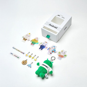 르세라핌 안드로이드 키링