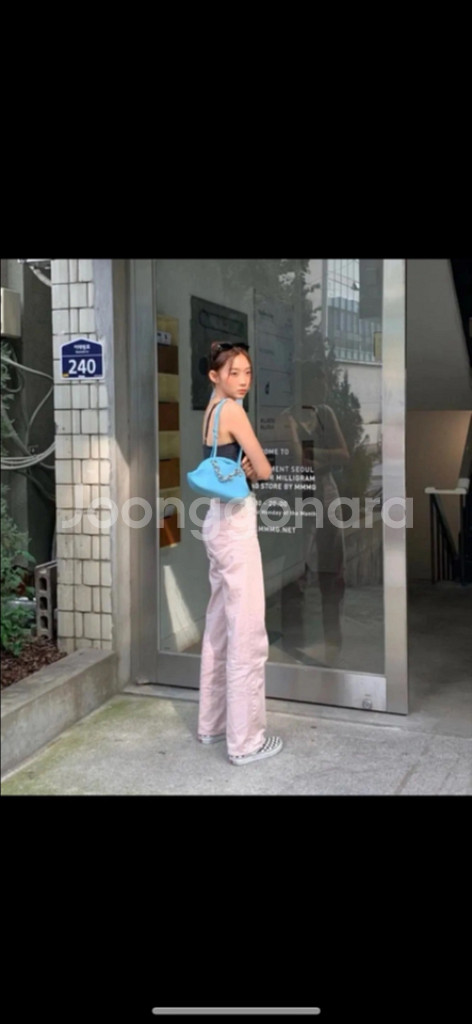 질스튜어트 럭키쉘 은장 소가죽 체인 숄더백--2