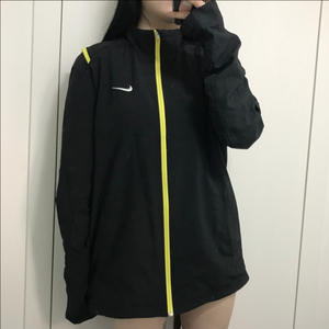 나이키 트레이닝 바람막이 xl