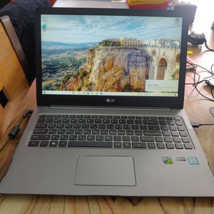 lg 울트라 노트북(15u780). i5. 8세대