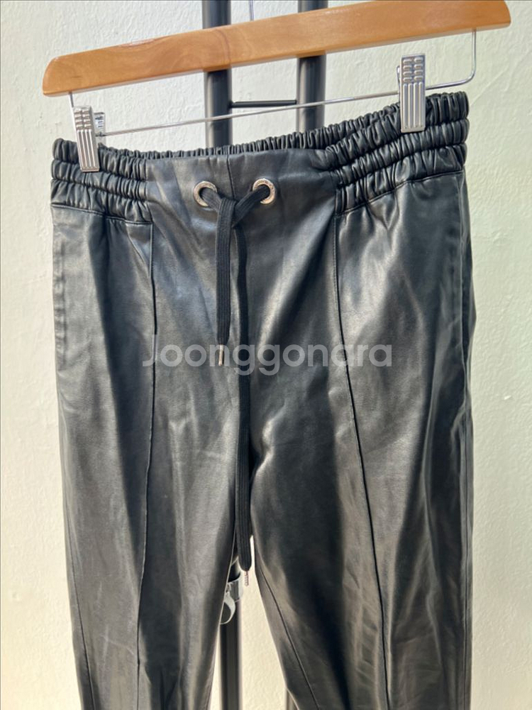 정품) 에르마노설비노 여성 가죽팬츠 38--2