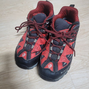 블랙야크 등산화(235