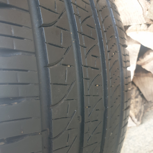 피넬리 타이어 245/40R20
