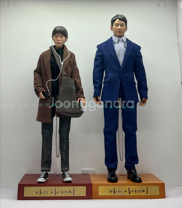 쿠믹 정품 나의 아저씨 이지안, 박동훈 피규어 세트--0