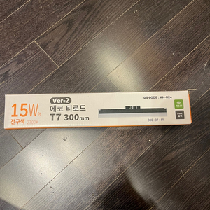 동성 티로드 T7 전구색 300mm 팝니다. (1개)