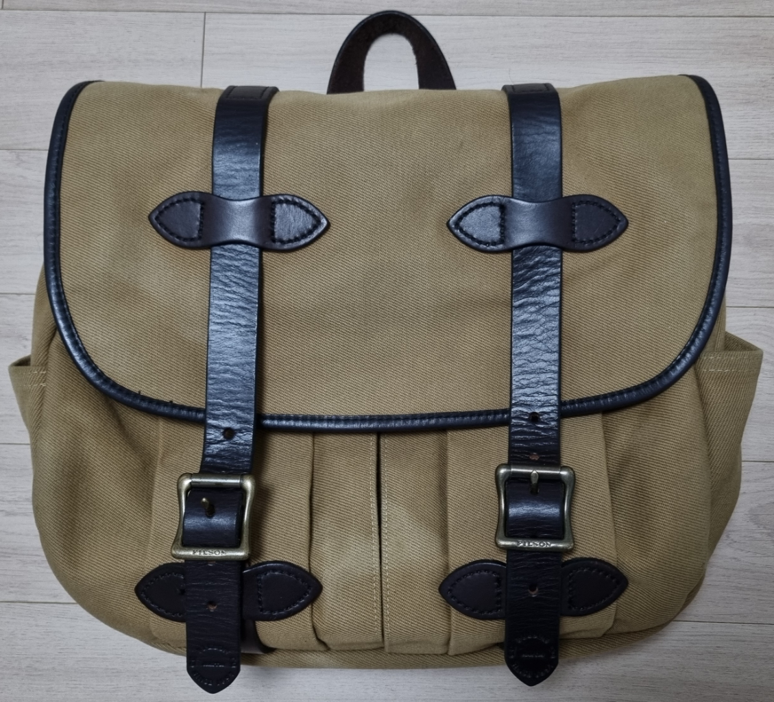 [FILSON] 필슨 미디움 필드백 TAN