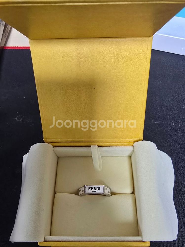 펜디 명품 반지 새상품 구하기 힘듬--0