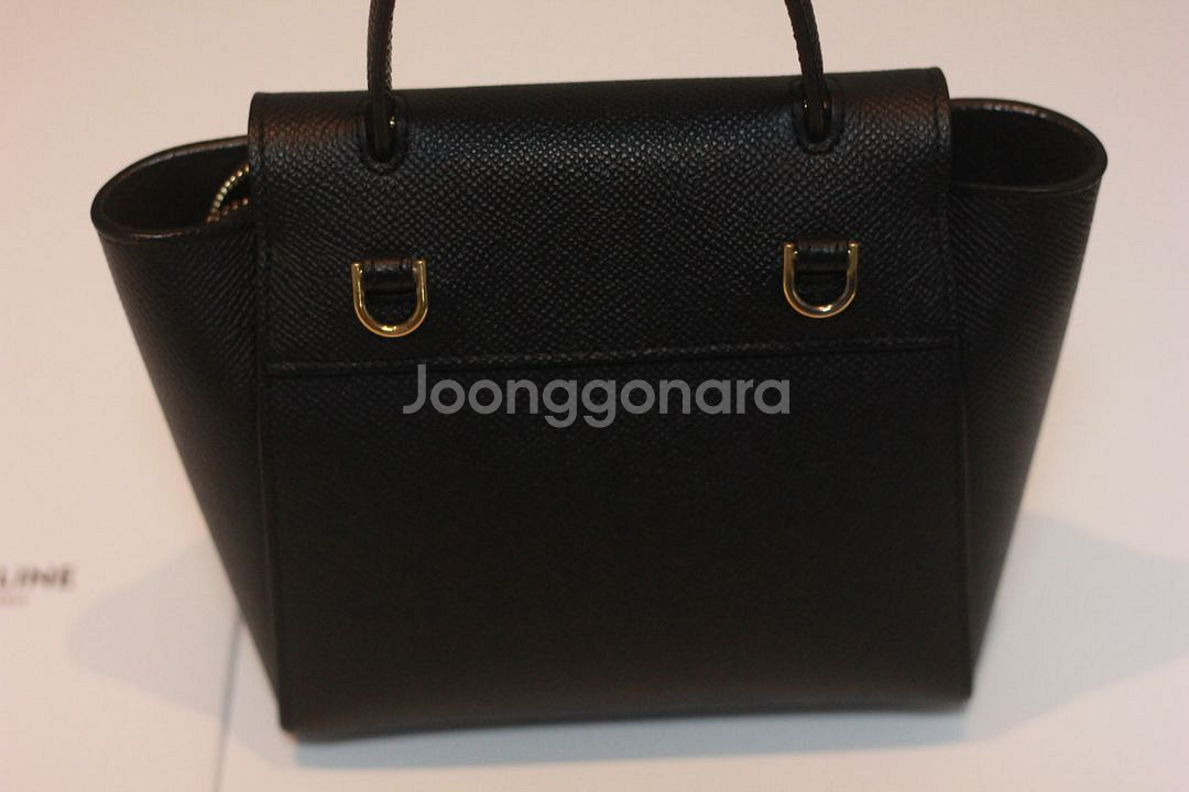 셀린느 벨트백 피코 블랙--4