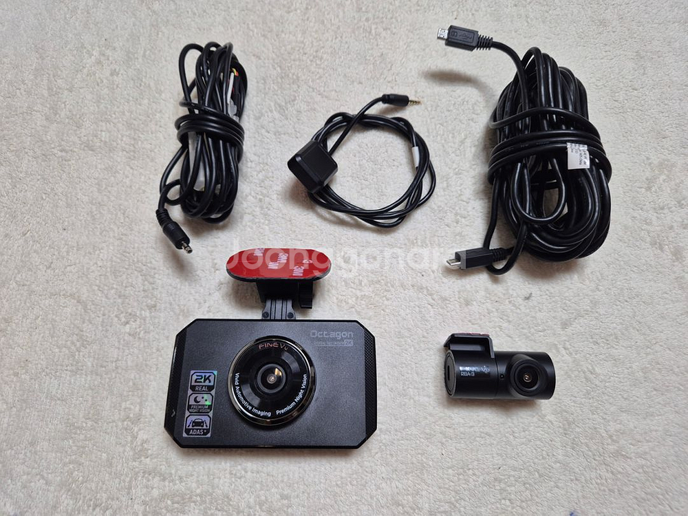 파인뷰 옥타곤 2채널 64GB 블랙박스 판매합니다--0