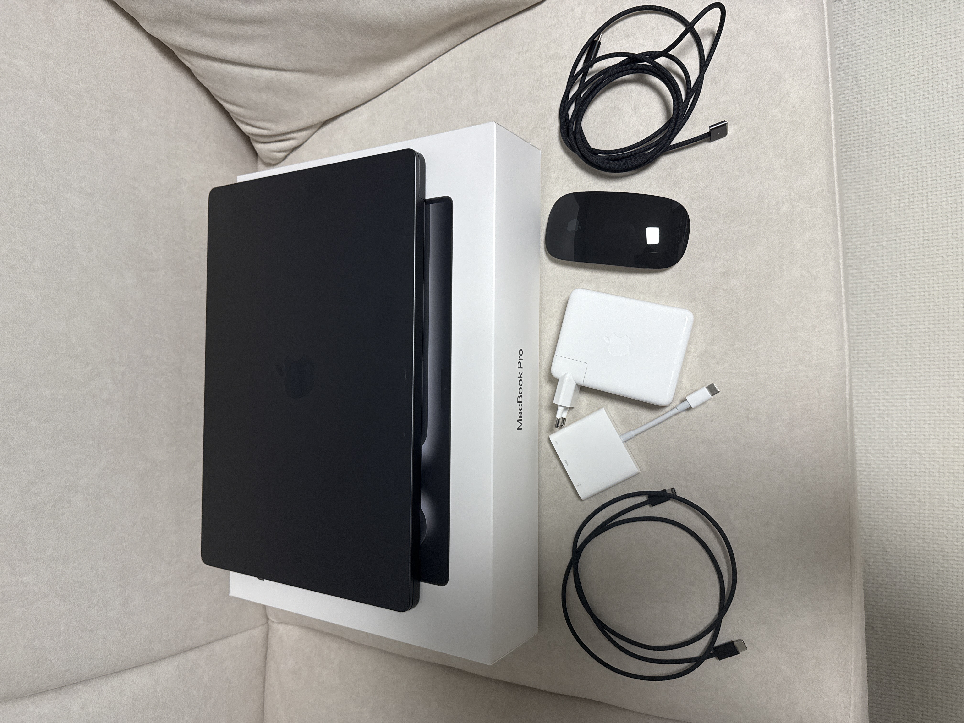 2024년 macbook pro16 판매합니다