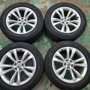부산 아우디 Q7 순정 19인치 휠타이어셋트판매합니다