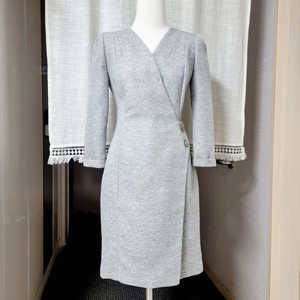 케네스레이디 연그레이 투버튼포인트 원피스 (55사이즈)