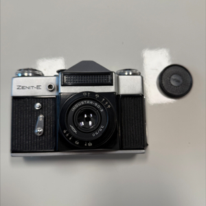 필름 카메라 Zenit-E + 렌즈 Industar