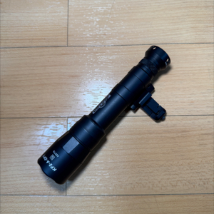 슈어파이어 M640DFT 스카우트 라이트 팝니다