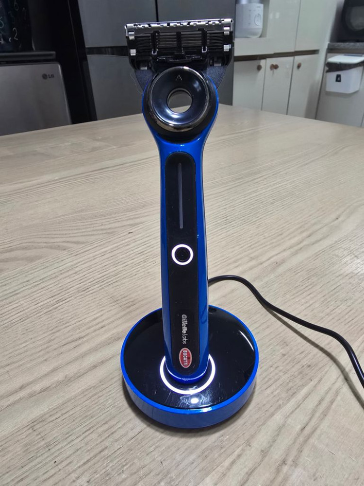 질레트랩스 부가티 히티드 면도기 한정판--3