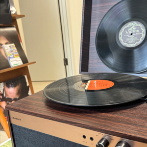 CROSLEY LP 플레이어 및 블루투스 스피커