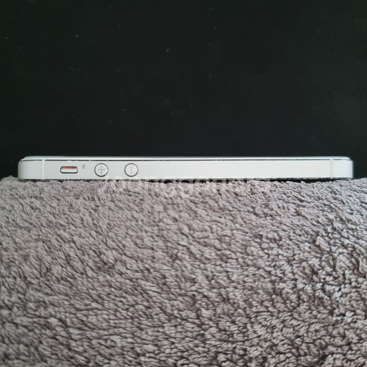 [무음] 아이폰 5 실버 16GB--2