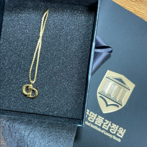 디올 빈티지 목걸이 _ 금색 로고 목걸이