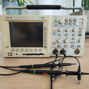 Tektronix TDS3032 디지털 오실로스코프