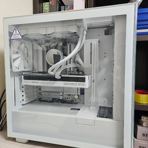(급매)라이젠9800X3D 램32G 2테라 반본체화이트