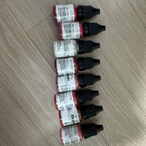 입술 색소 및 재료