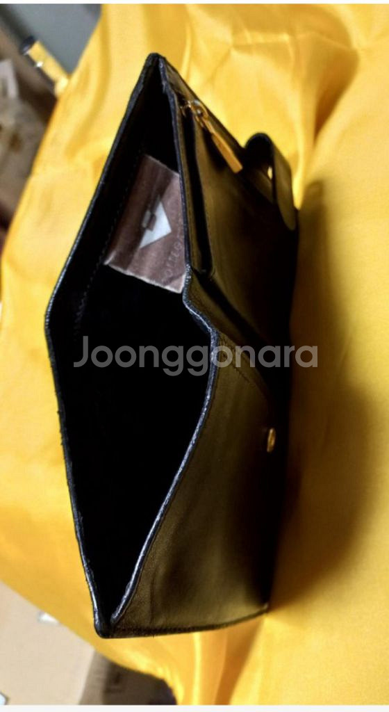 보테가베네타 인트레치아토 가죽지갑--2