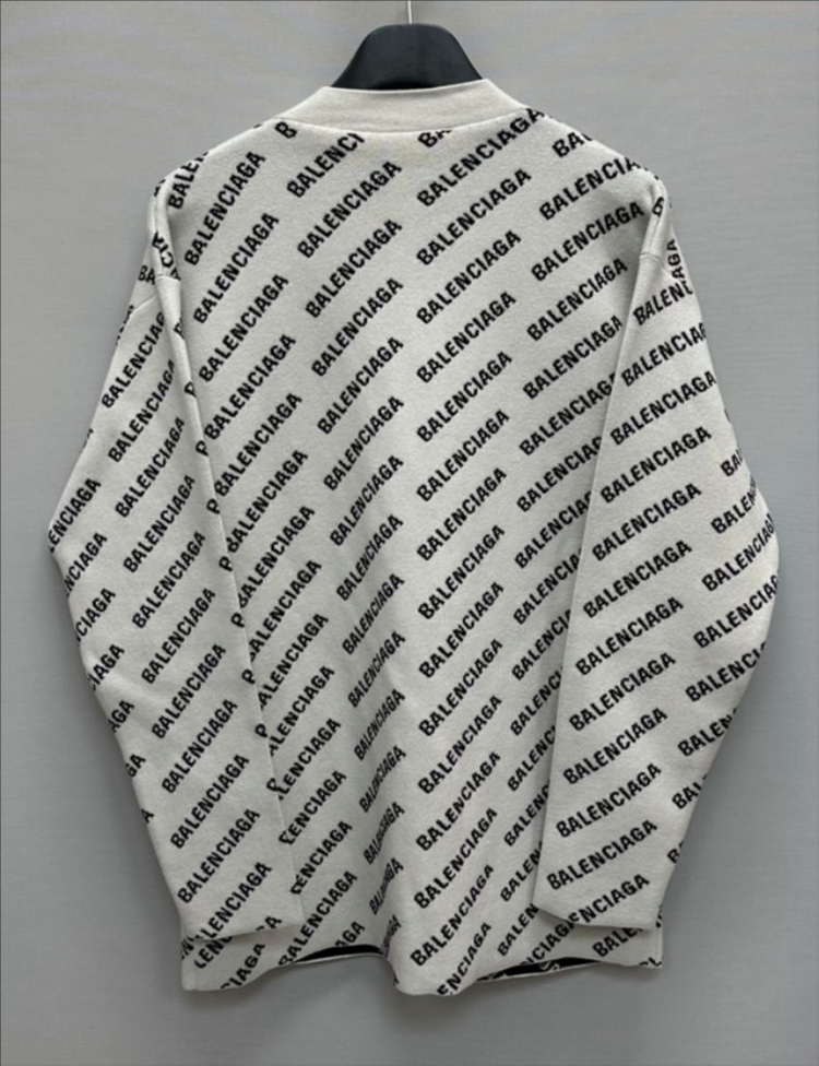 발렌시아가 올오버 로고 오버핏 가디건 (1)--3