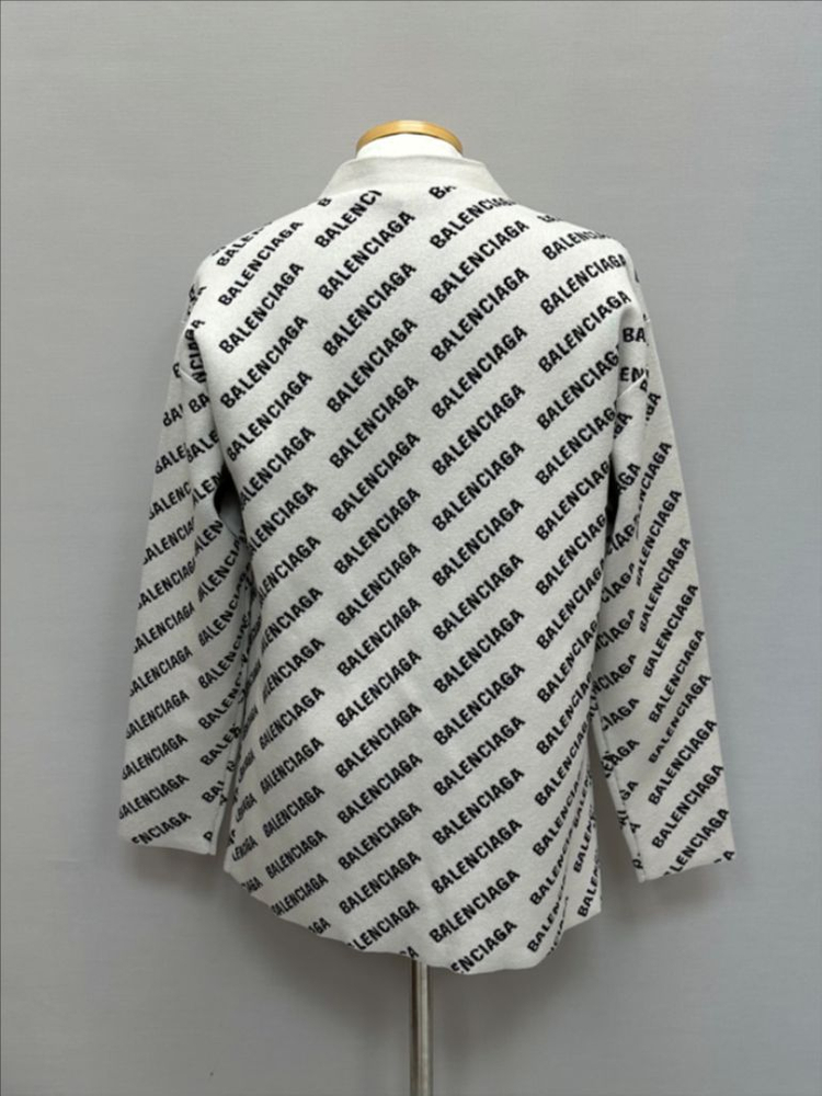 발렌시아가 올오버 로고 오버핏 가디건 (1)--1