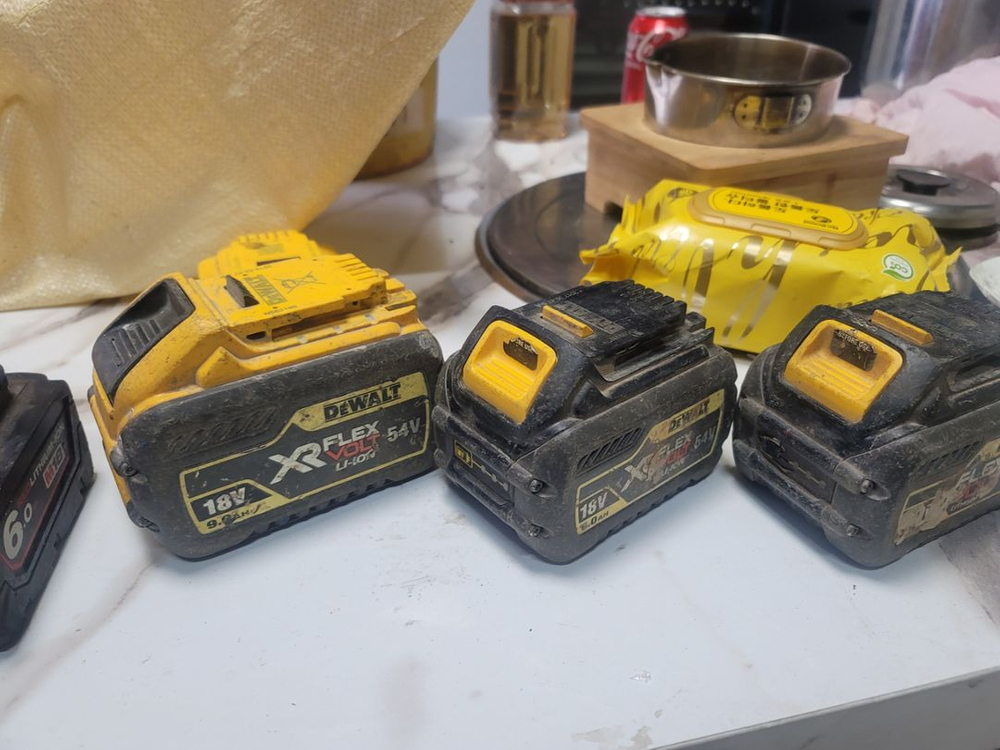 마끼다보쉬디월트힐티 배터리--4