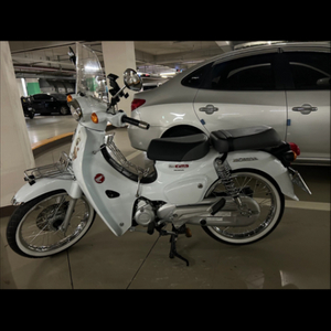 슈퍼커브 110cc 22년식 화이트