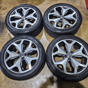 티볼리용 18인치 휠타이어