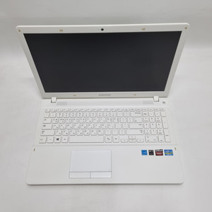 J삼성 중고 노트북 i5 8G/SSD/화이트/듀얼그래픽
