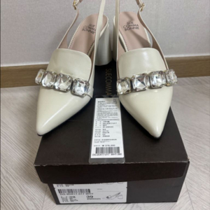 슈콤마보니 펌프스힐 250 화이트
