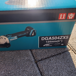 마끼다18V충전그라인더 DGA504ZX5 본체만
