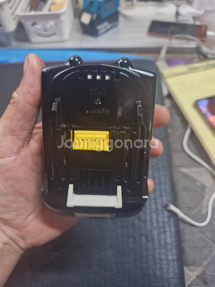 [정품]마끼다배터리 18V2.0AH 깔끔한중고.BL18--3