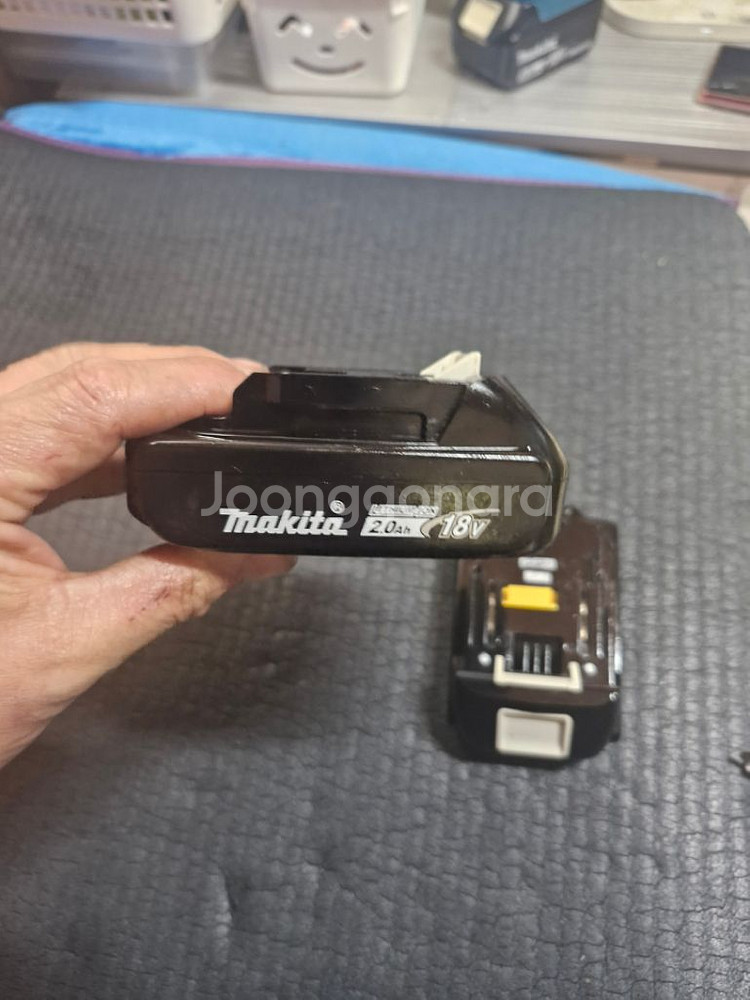 [정품]마끼다배터리 18V2.0AH 깔끔한중고.BL18--0