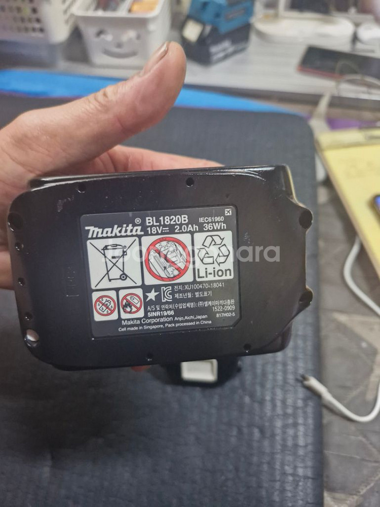[정품]마끼다배터리 18V2.0AH 깔끔한중고.BL18--7