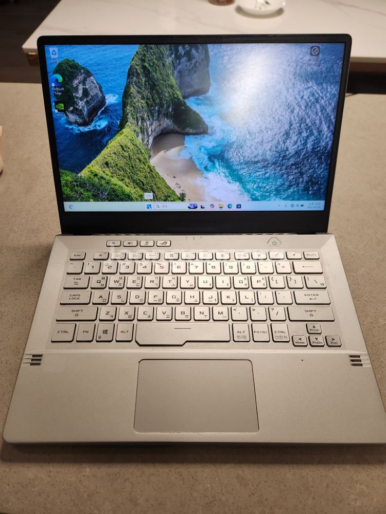 ASUS GA401Q 화이트 노트북--1