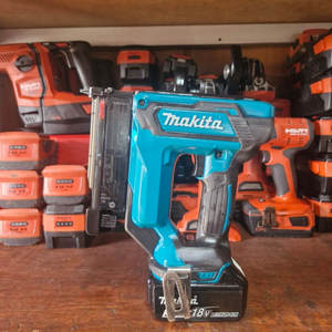 마끼다충전타카 DPT353 실타카 일자타카 배터리까지