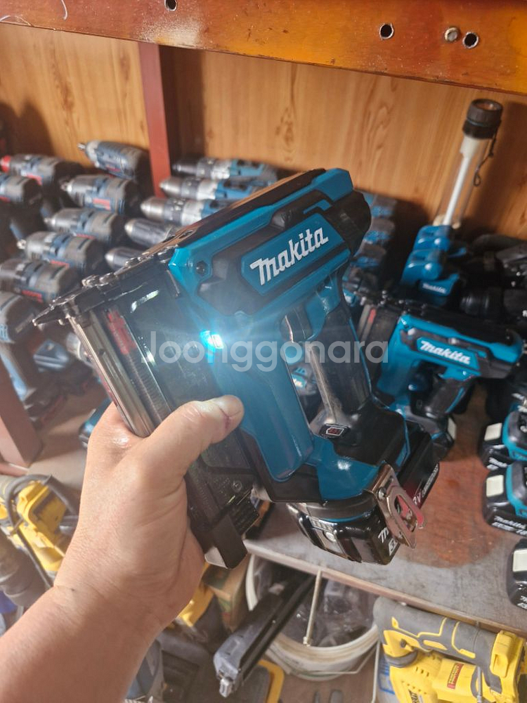 마끼다충전타카 DPT353 실타카 일자타카 배터리까지--9