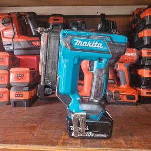 마끼다충전타카 DPT353 실타카 일자타카 배터리까지