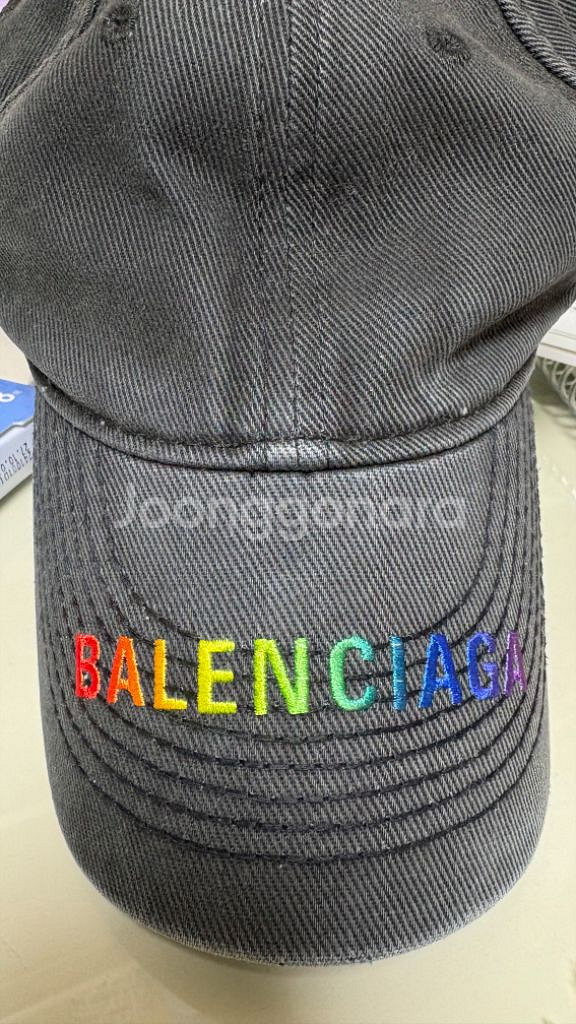 발렌시아가 레인보우 자수 모자--2