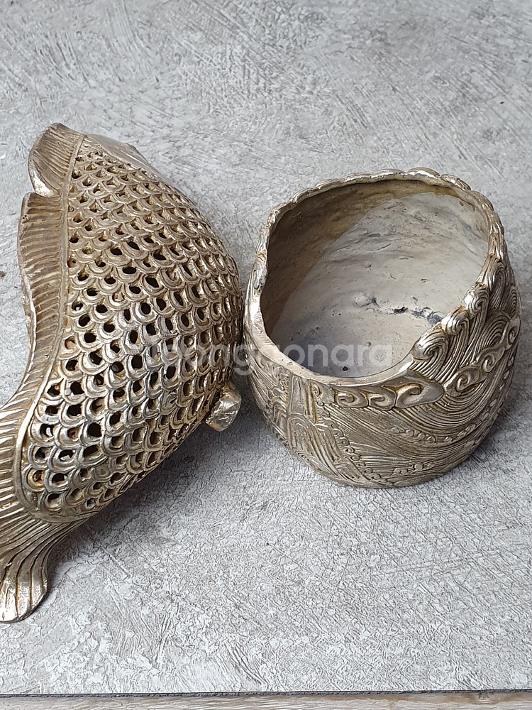 백동 투각문 붕어향로 높이16cm 무게760g--1