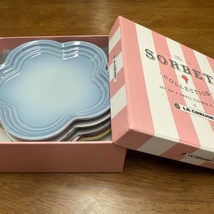 르크루제 소르베 플라워 접시 S-4P세트
