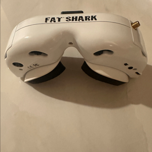 fatshark 도미네이터 v3 팝니다.