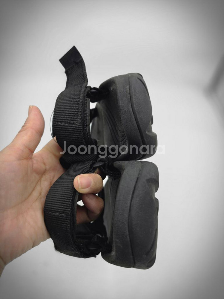 테바 허리케인 샌들 블랙250(7)--5
