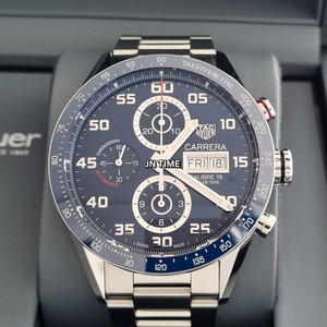 태그호이어 까레라 칼리버16 데이데이트 43mm