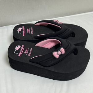 헬로키티 Bershka 조리 샌들 37