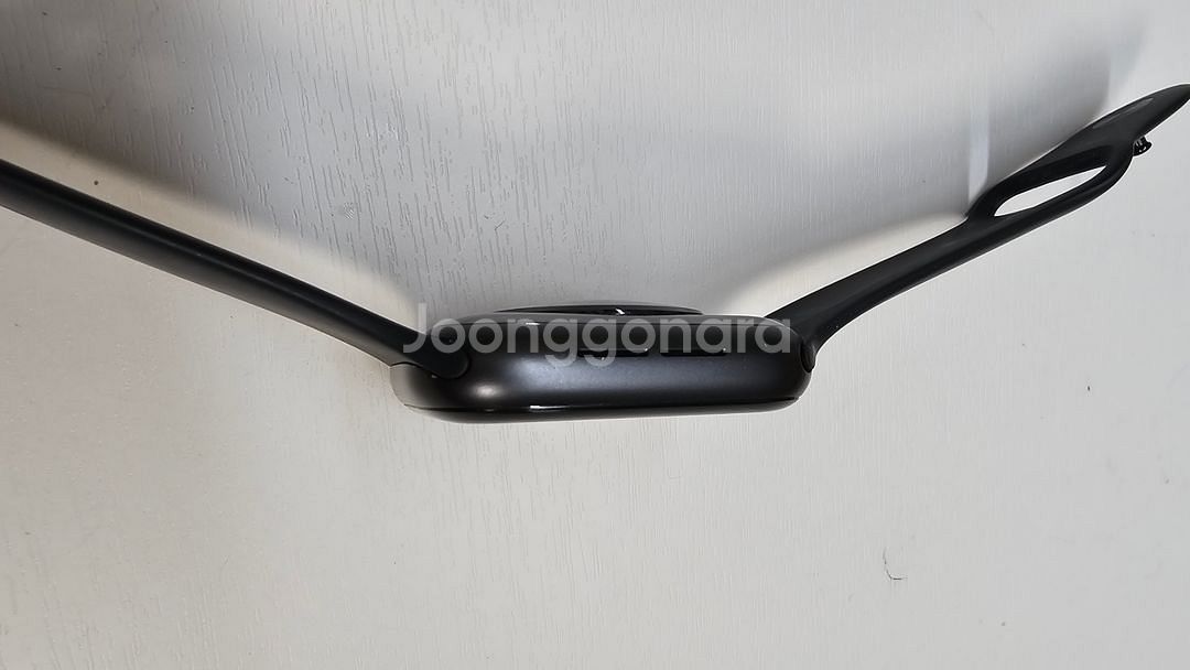 애플워치 SE 44mm 부품용 팝니다.--1