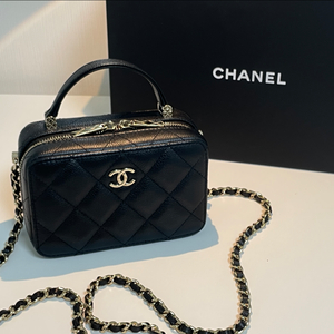 샤넬 베니티 미니백